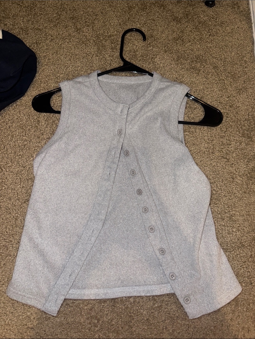 Amazon Women's Light Gray Sleeveless Button-Front Knit Top